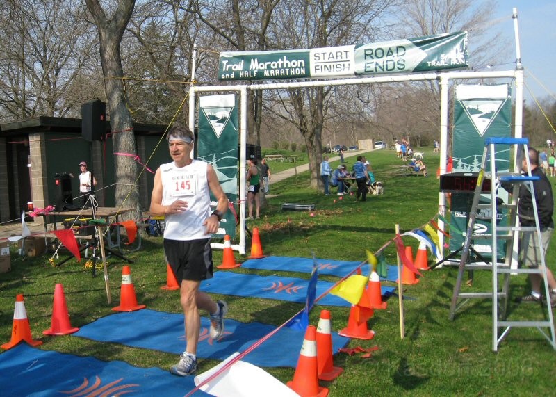 Road Ends 5M 09 0159.jpg - The Road Ends 5 Mile Trail Race in Pinckney Michigan. April 25, 2009. One word = Hills! This was my second run for this race.